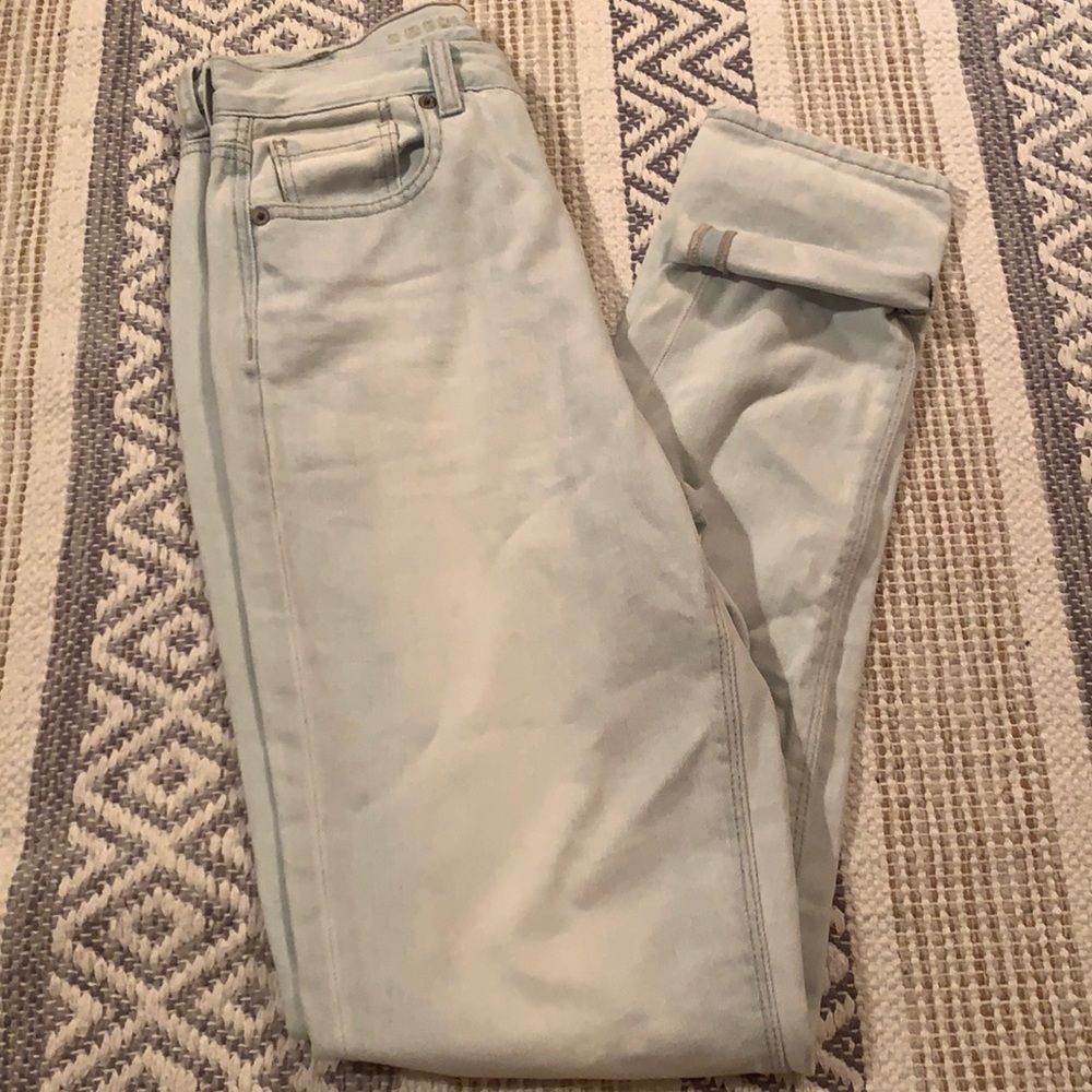 Light Wash American Eagle Skinny Jeans Size 0